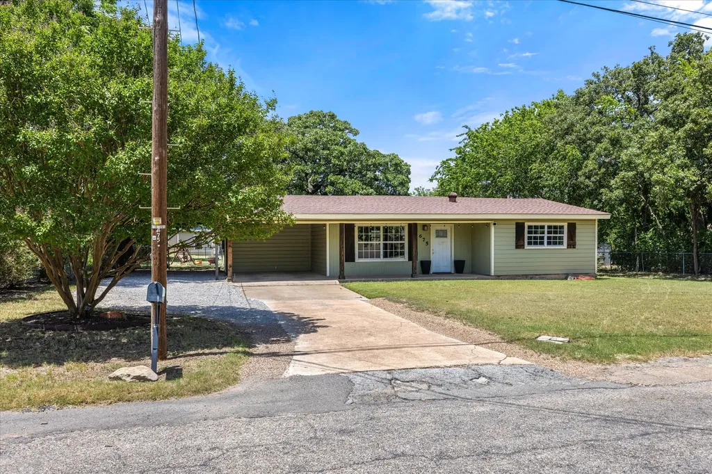 675 W Elm Street Stephenville TX 76401