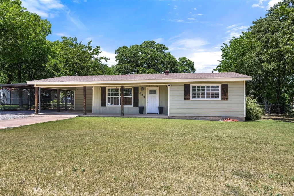 675 W Elm Street Stephenville TX 76401