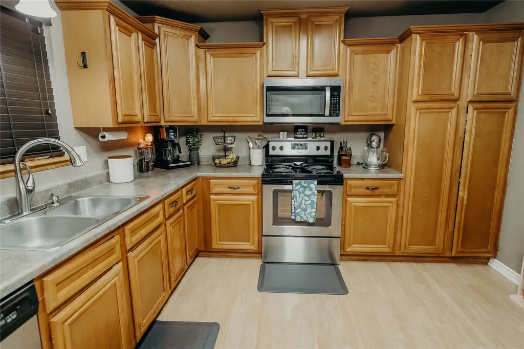 675 W Elm Street Stephenville TX 76401