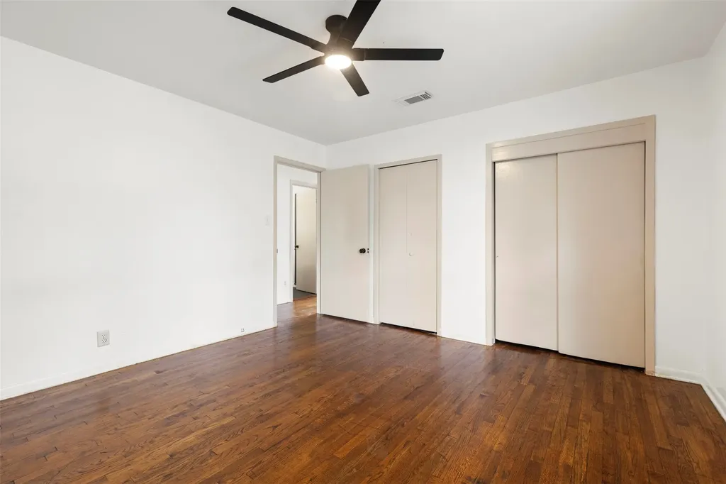 829 Yale Street River Oaks TX 76114