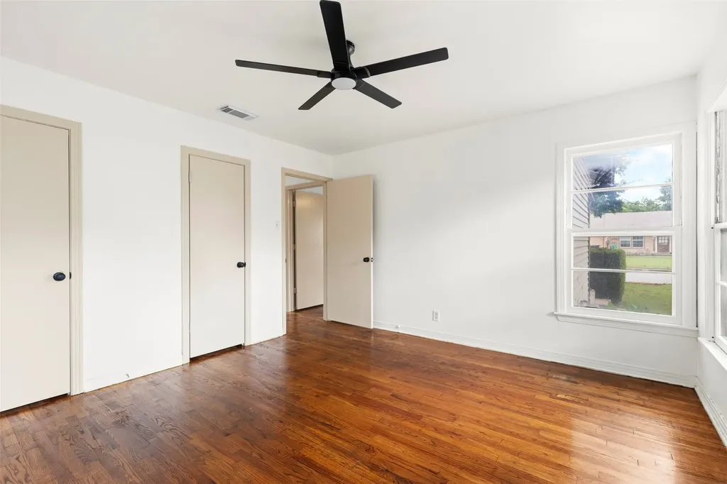 829 Yale Street River Oaks TX 76114