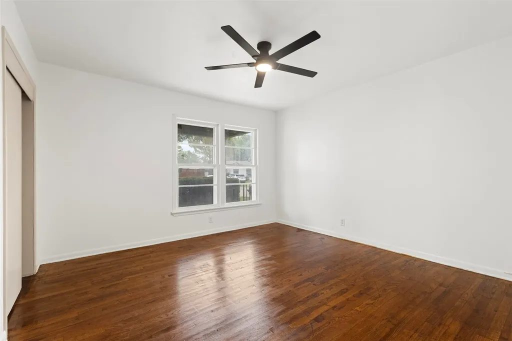 829 Yale Street River Oaks TX 76114