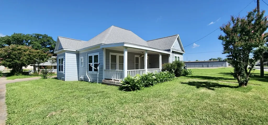 108 S Bonham Street Mexia TX 76667