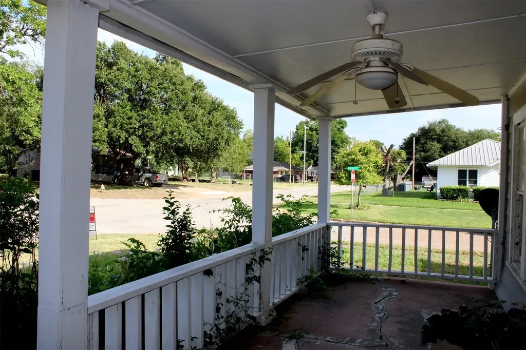 108 S Bonham Street Mexia TX 76667