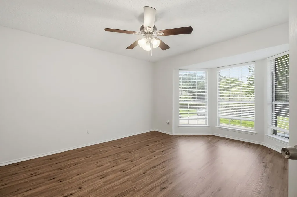 7840 Clover Leaf Drive North Richland Hills TX 76182