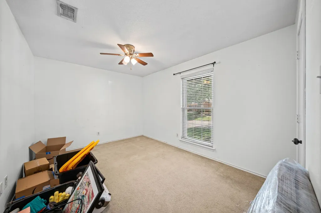 2010 S Arbor Rose Drive Grand Prairie TX 75050