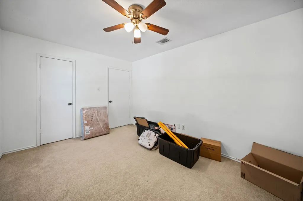 2010 S Arbor Rose Drive Grand Prairie TX 75050