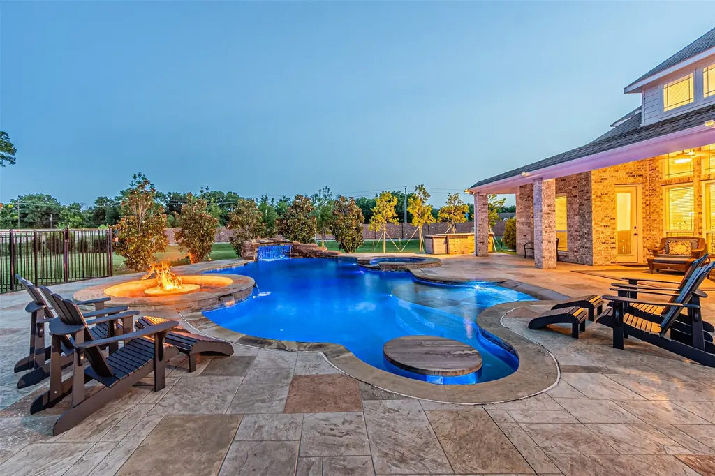 1821 Lincoln Road Lucas TX 75002