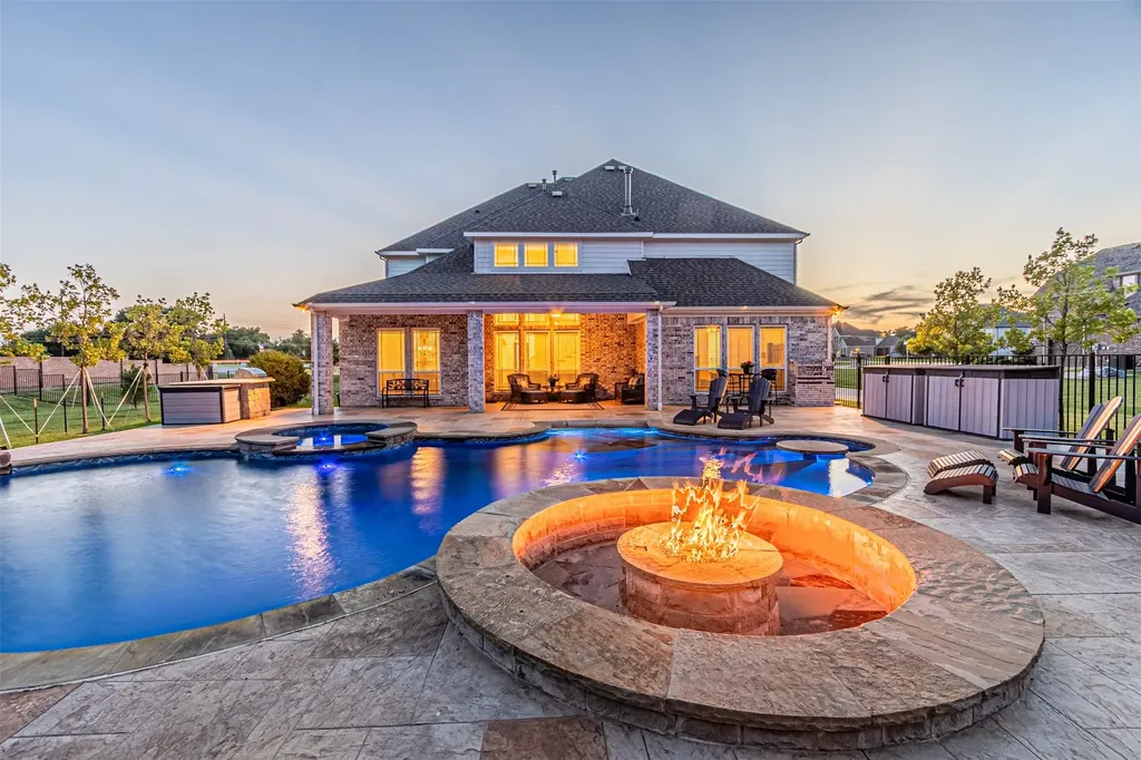 1821 Lincoln Road Lucas TX 75002