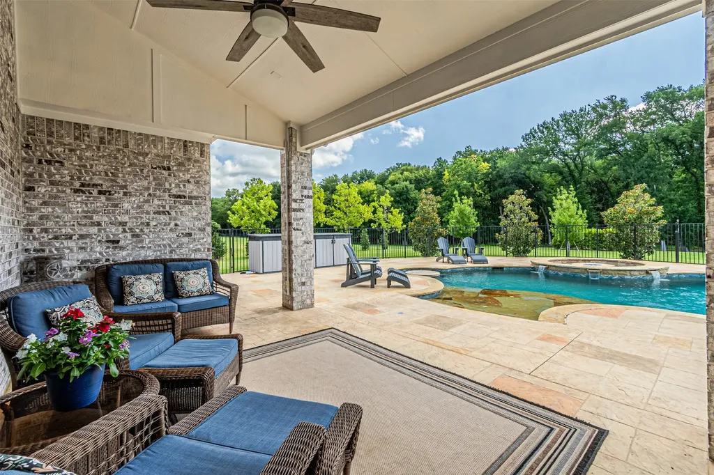 1821 Lincoln Road Lucas TX 75002