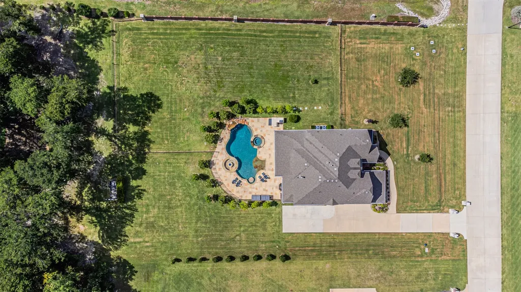 1821 Lincoln Road Lucas TX 75002