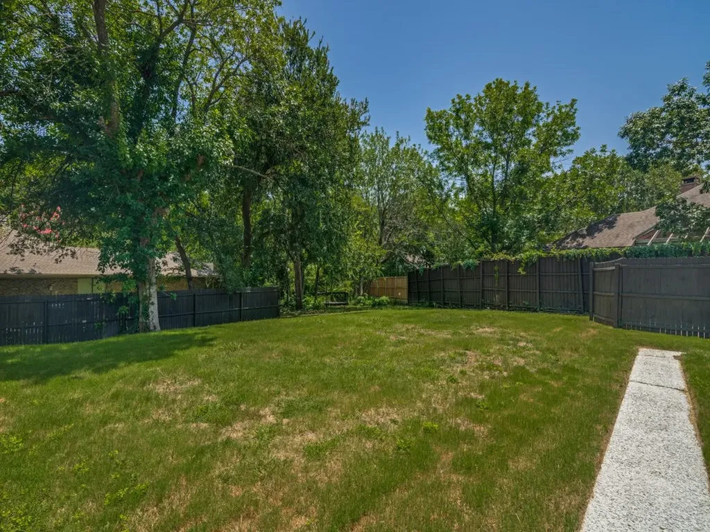 1202 Quail Hollow Drive Garland TX 75043