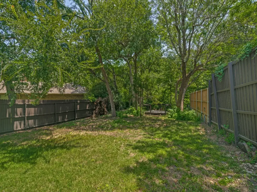 1202 Quail Hollow Drive Garland TX 75043