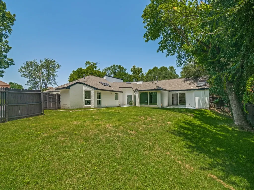 1202 Quail Hollow Drive Garland TX 75043
