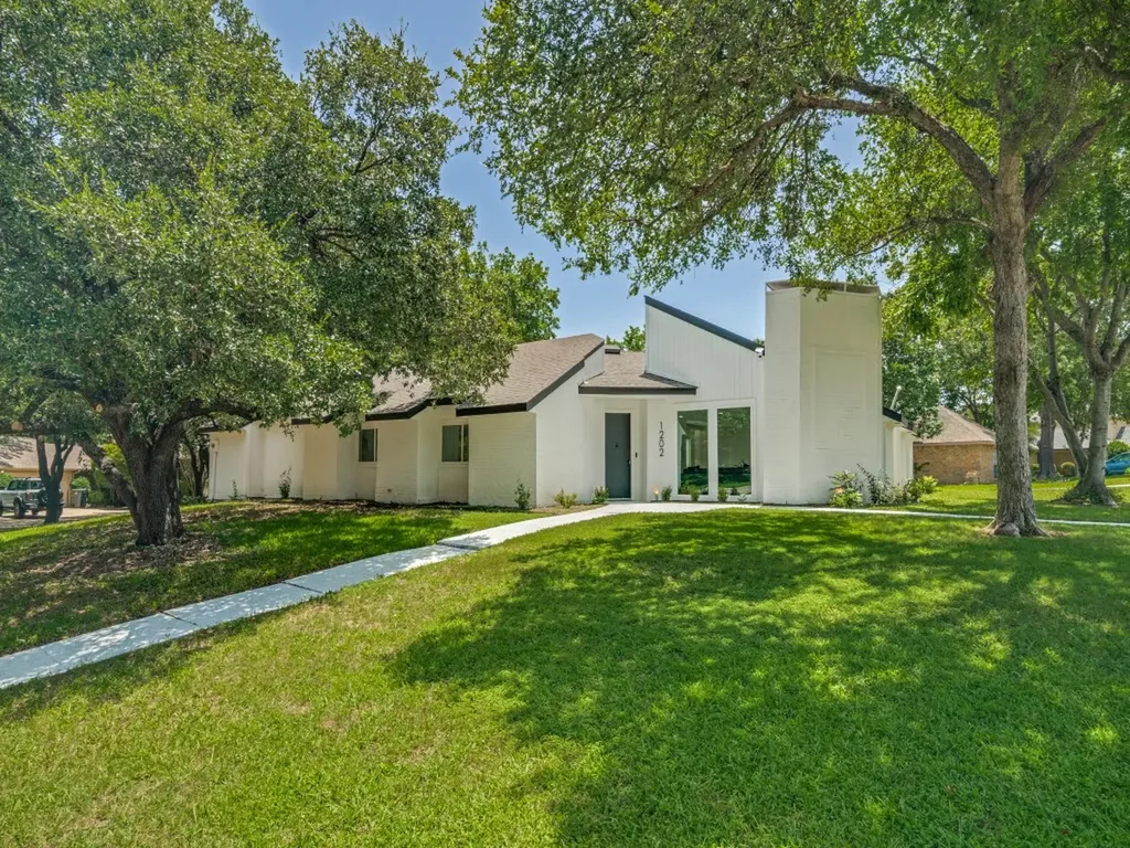 1202 Quail Hollow Drive Garland TX 75043