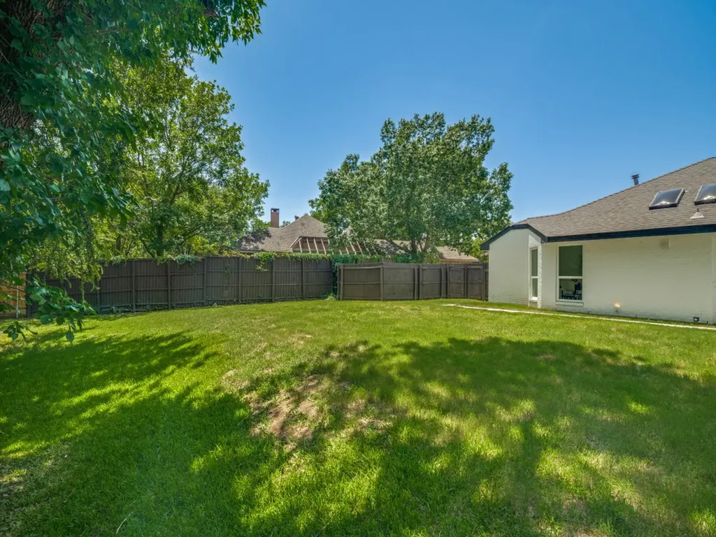 1202 Quail Hollow Drive Garland TX 75043