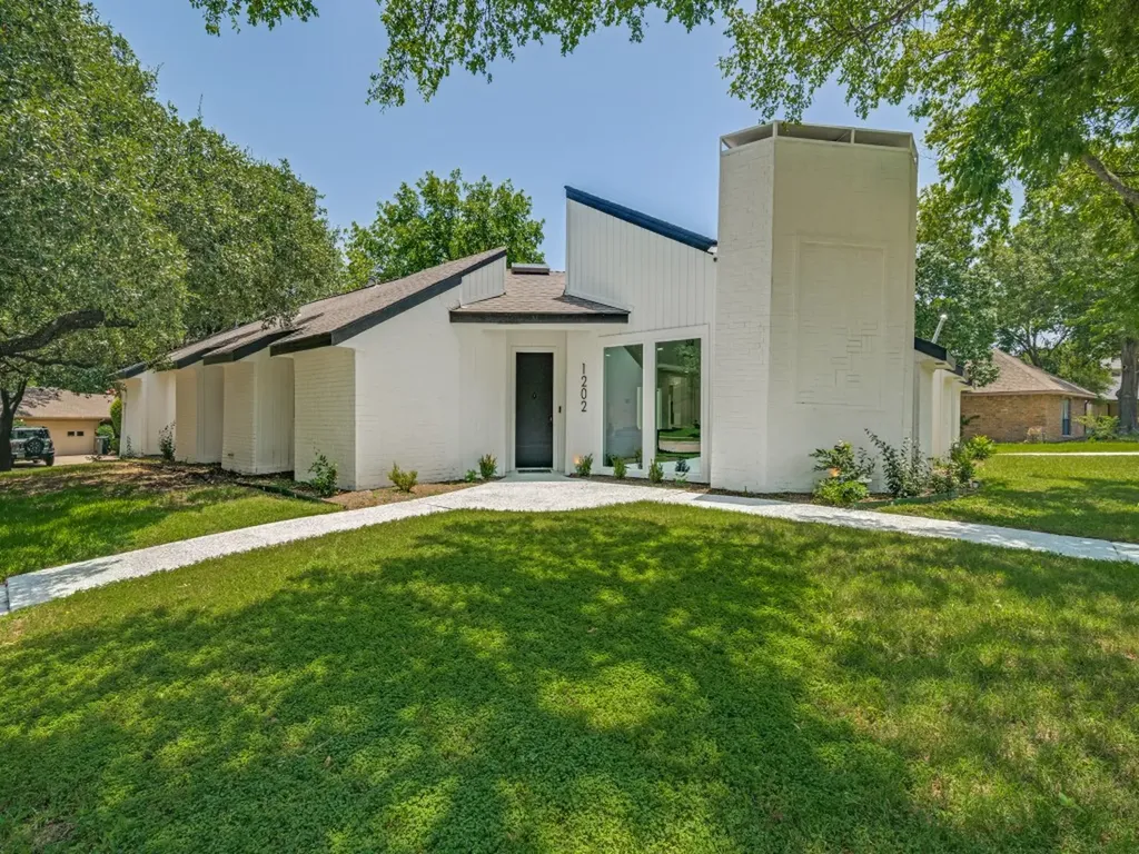 1202 Quail Hollow Drive Garland TX 75043