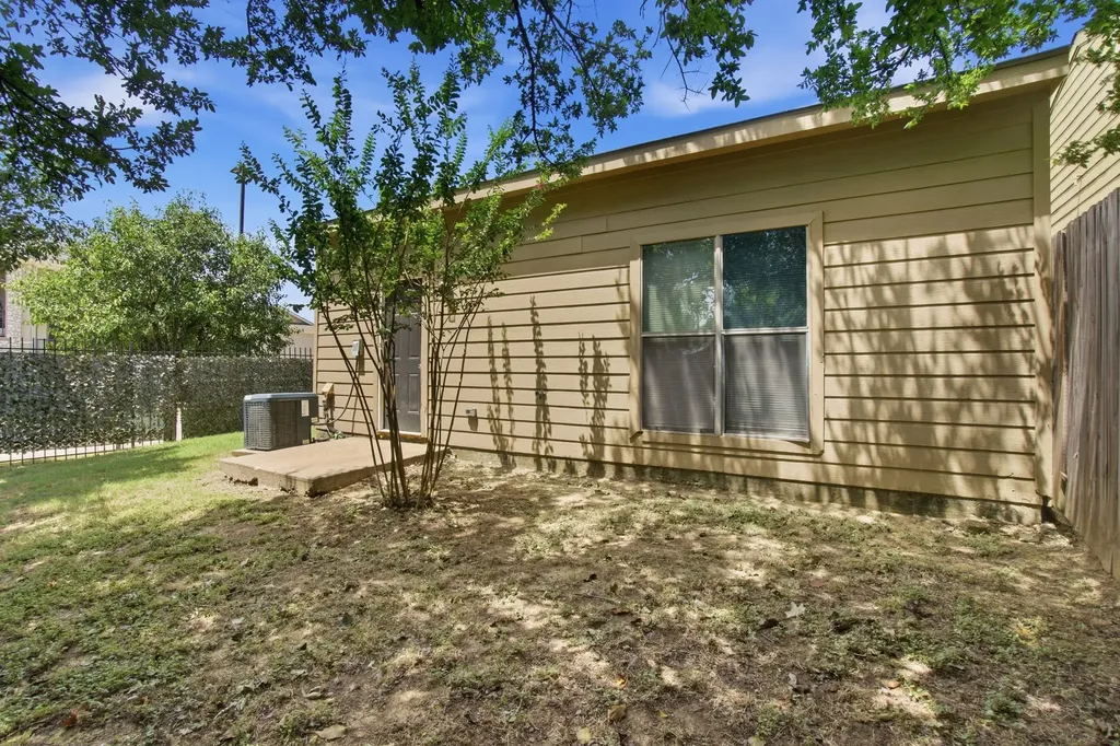 206 River Rock Drive Dallas TX 75217