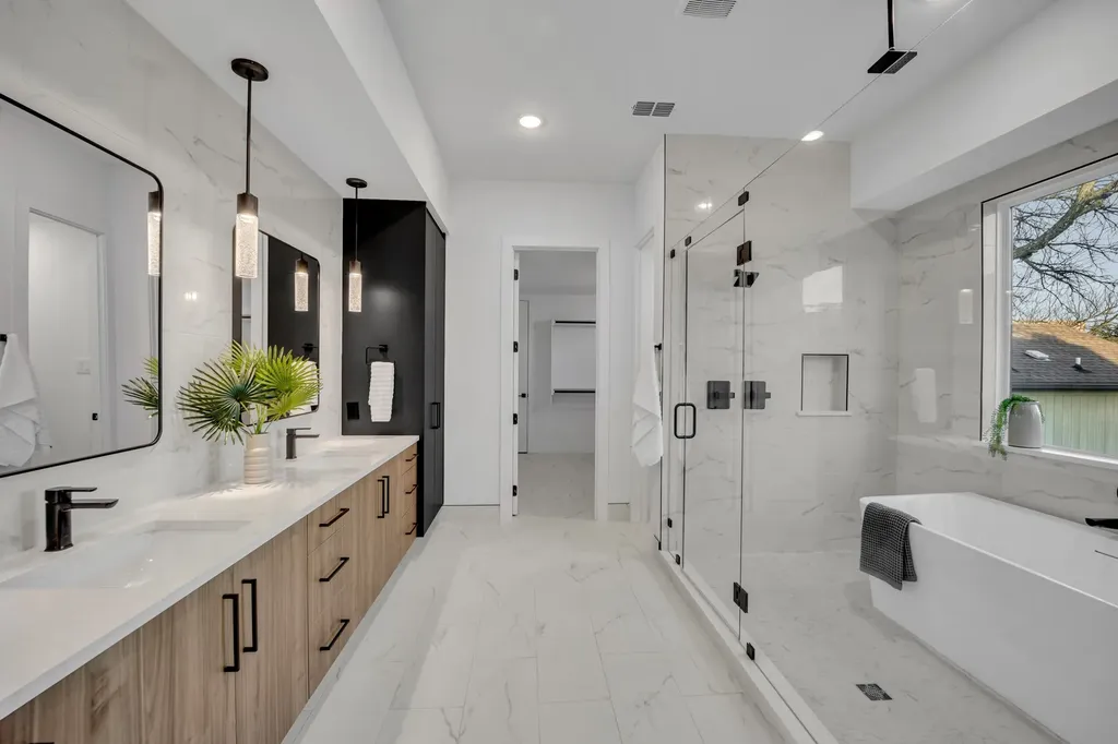 1512 Villars Street Dallas TX 75204