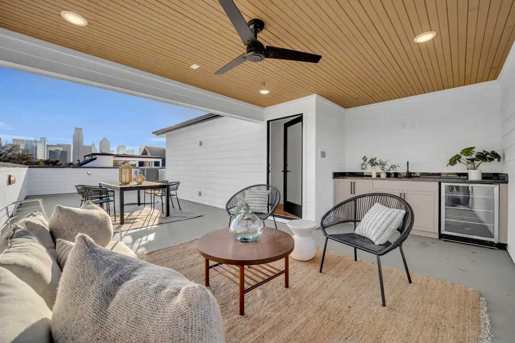 1512 Villars Street Dallas TX 75204