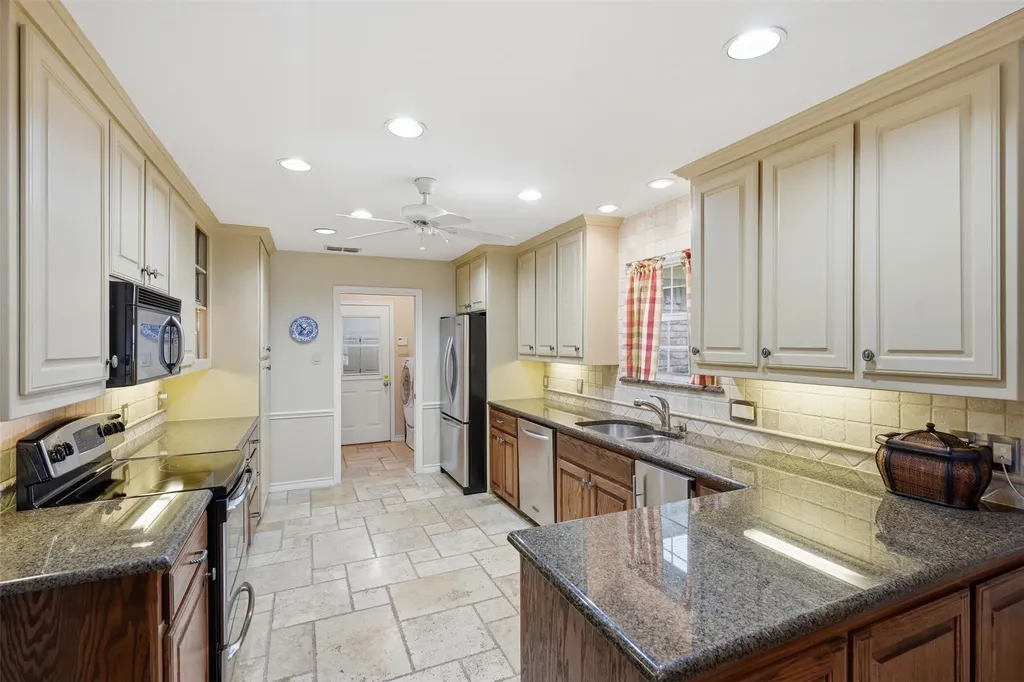 907 Hemphill Drive Cleburne TX 76033