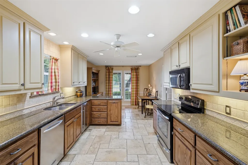 907 Hemphill Drive Cleburne TX 76033