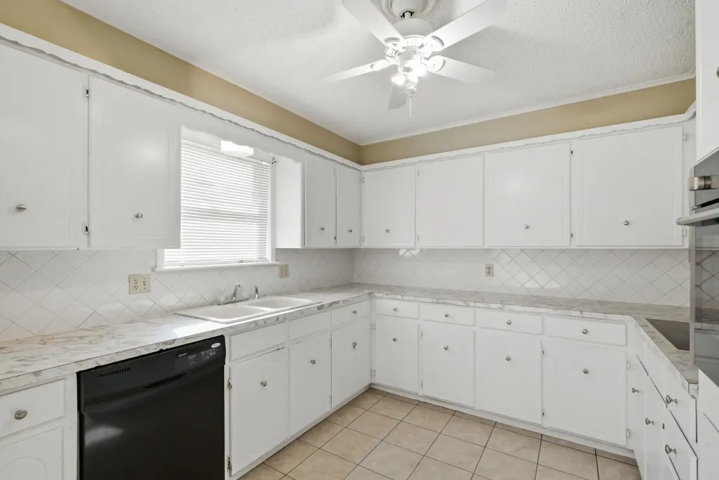 1109 N Lillian Street Stephenville TX 76401