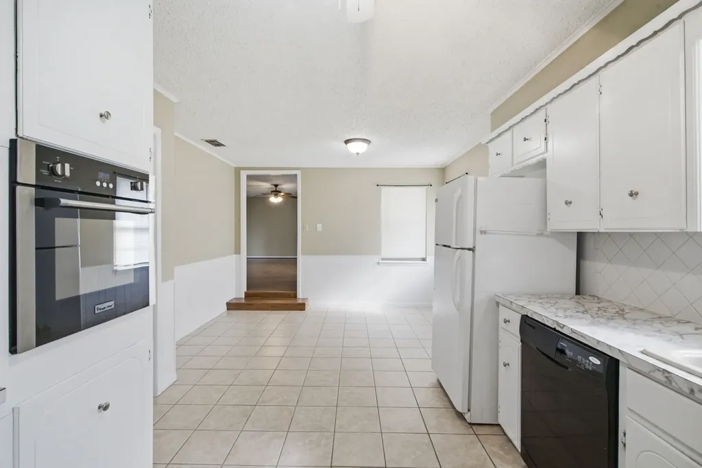 1109 N Lillian Street Stephenville TX 76401