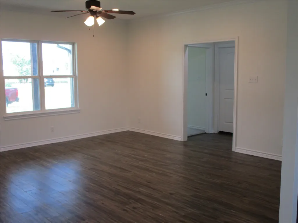 117 Mill Street Emory TX 75440