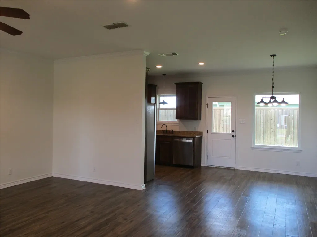 117 Mill Street Emory TX 75440
