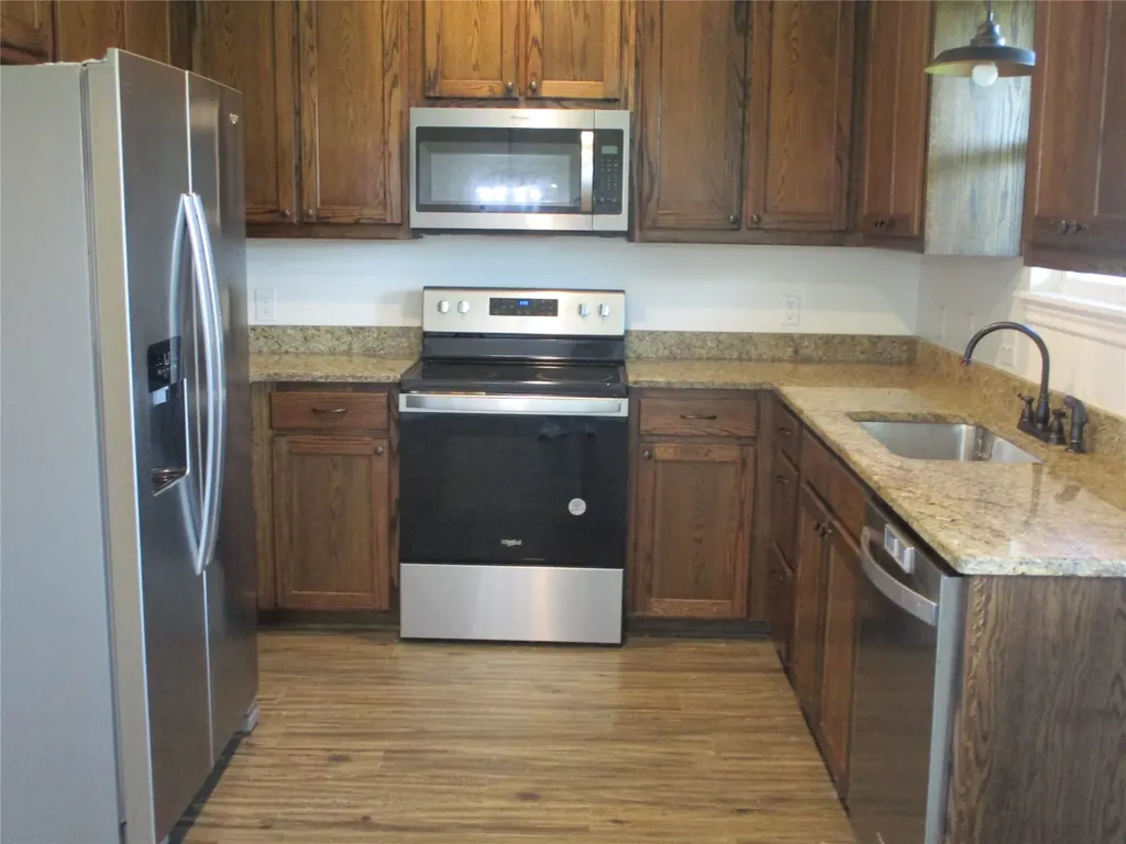 117 Mill Street Emory TX 75440