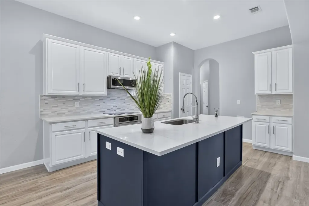 308 Hardeman Boulevard Justin TX 76247
