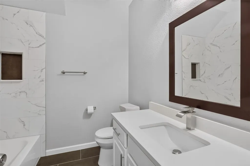 308 Hardeman Boulevard Justin TX 76247