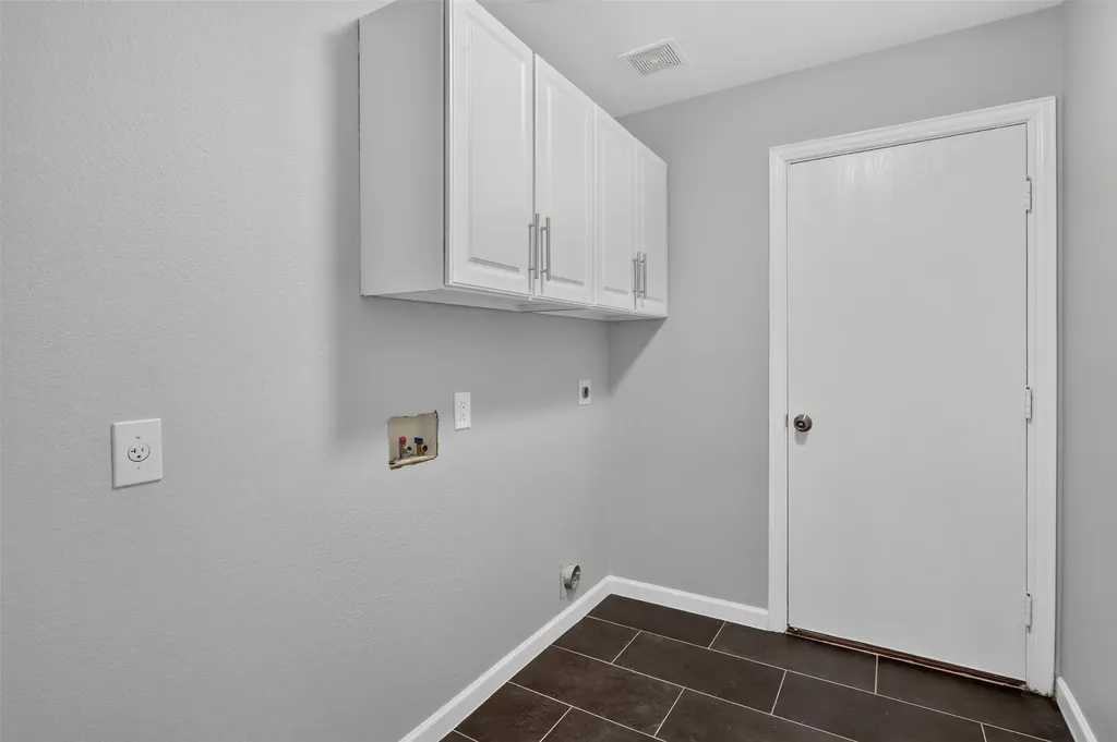 308 Hardeman Boulevard Justin TX 76247