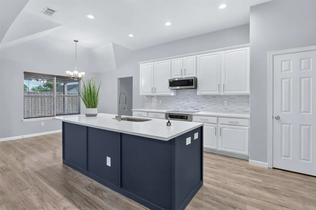 308 Hardeman Boulevard Justin TX 76247