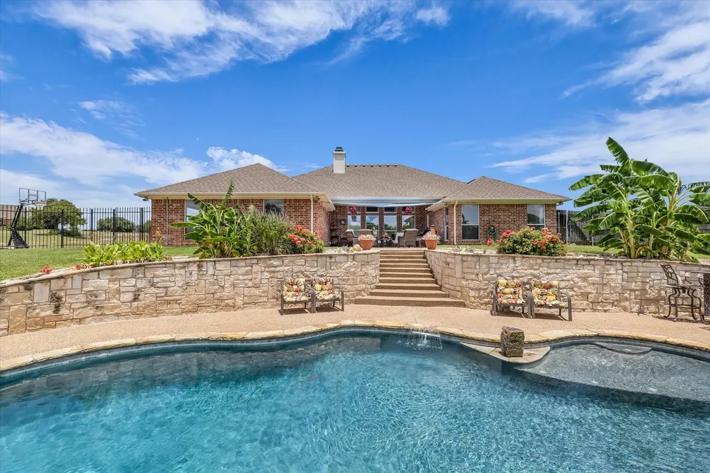 140 Vista Grande Loop Lorena TX 76655