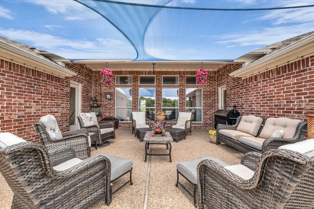 140 Vista Grande Loop Lorena TX 76655
