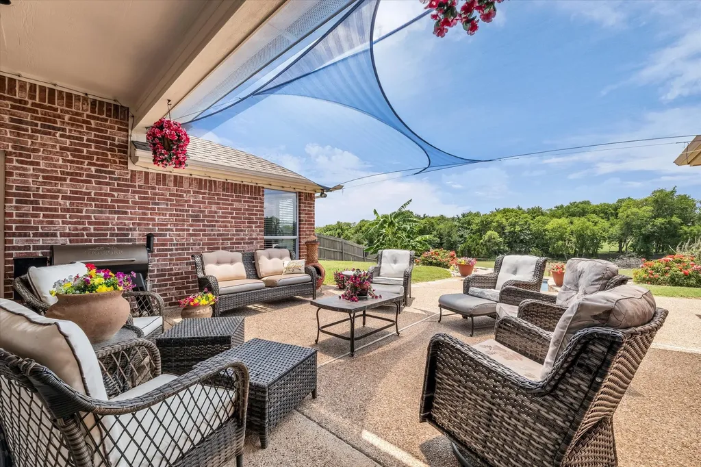 140 Vista Grande Loop Lorena TX 76655