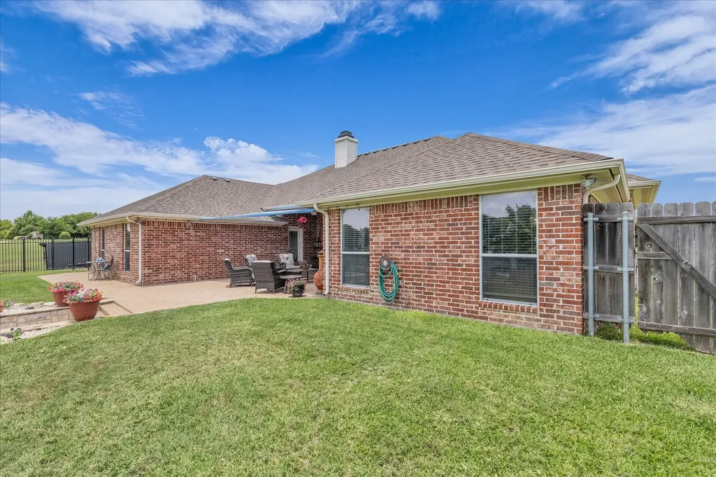 140 Vista Grande Loop Lorena TX 76655