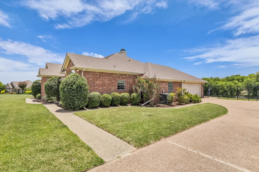 140 Vista Grande Loop Lorena TX 76655