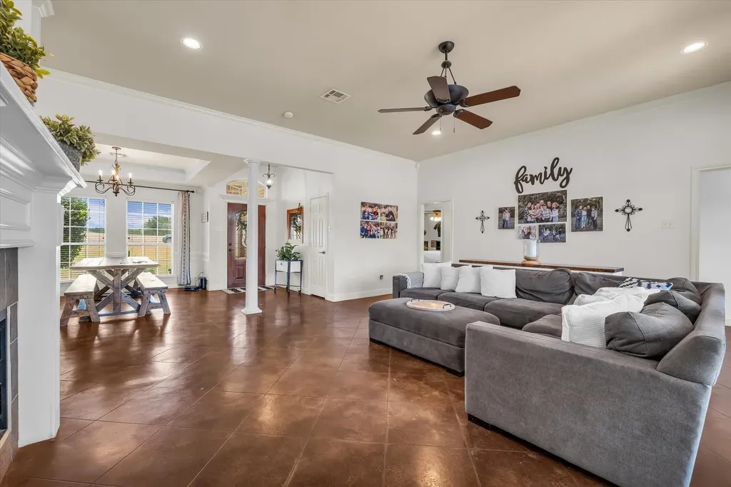 140 Vista Grande Loop Lorena TX 76655
