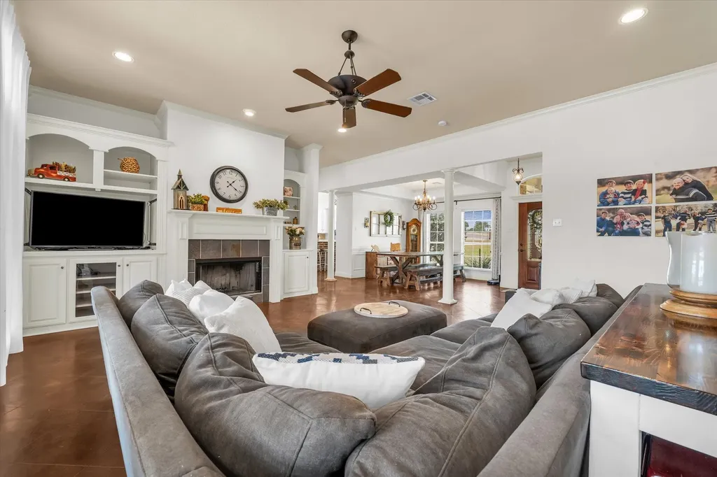 140 Vista Grande Loop Lorena TX 76655