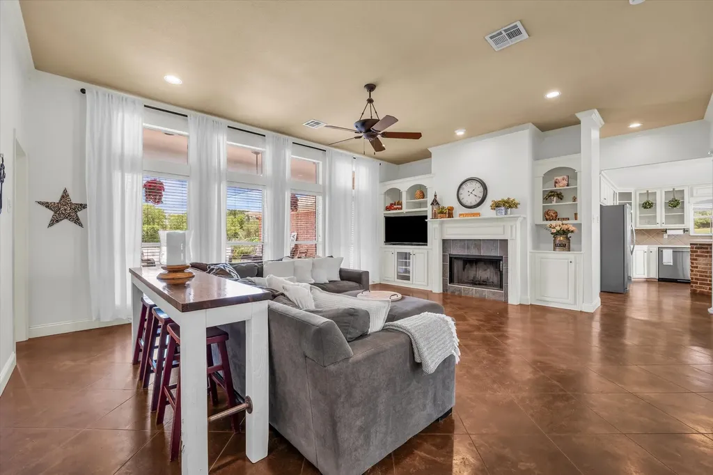 140 Vista Grande Loop Lorena TX 76655