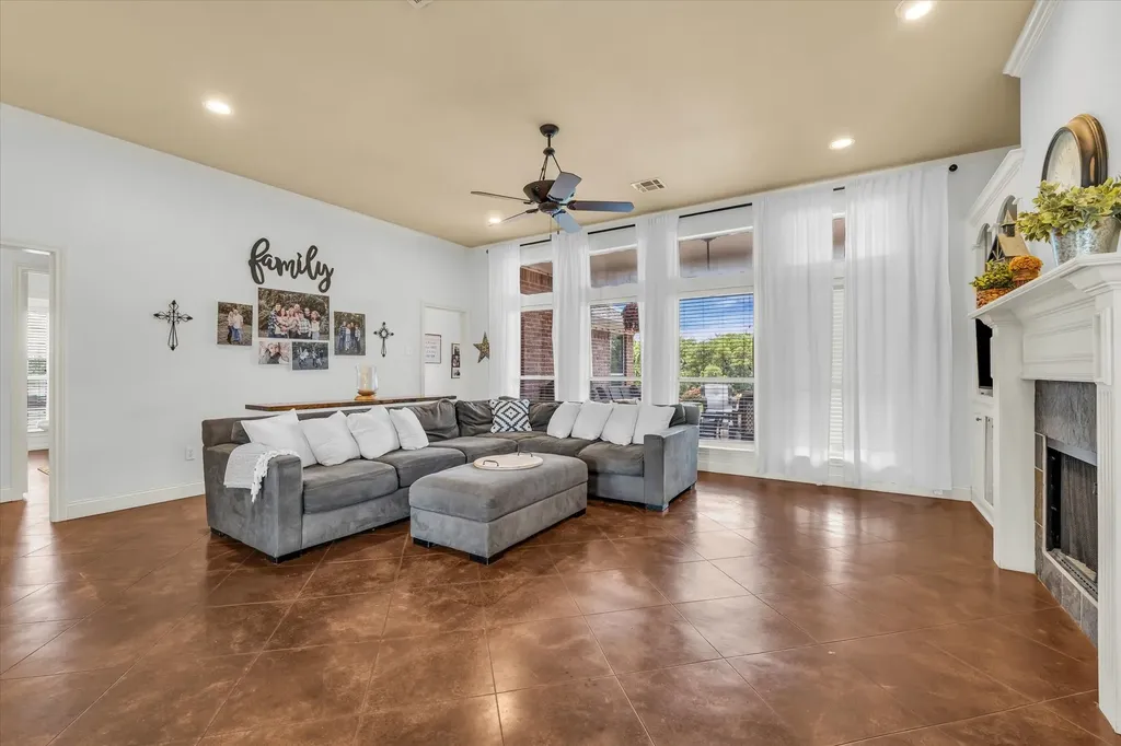140 Vista Grande Loop Lorena TX 76655