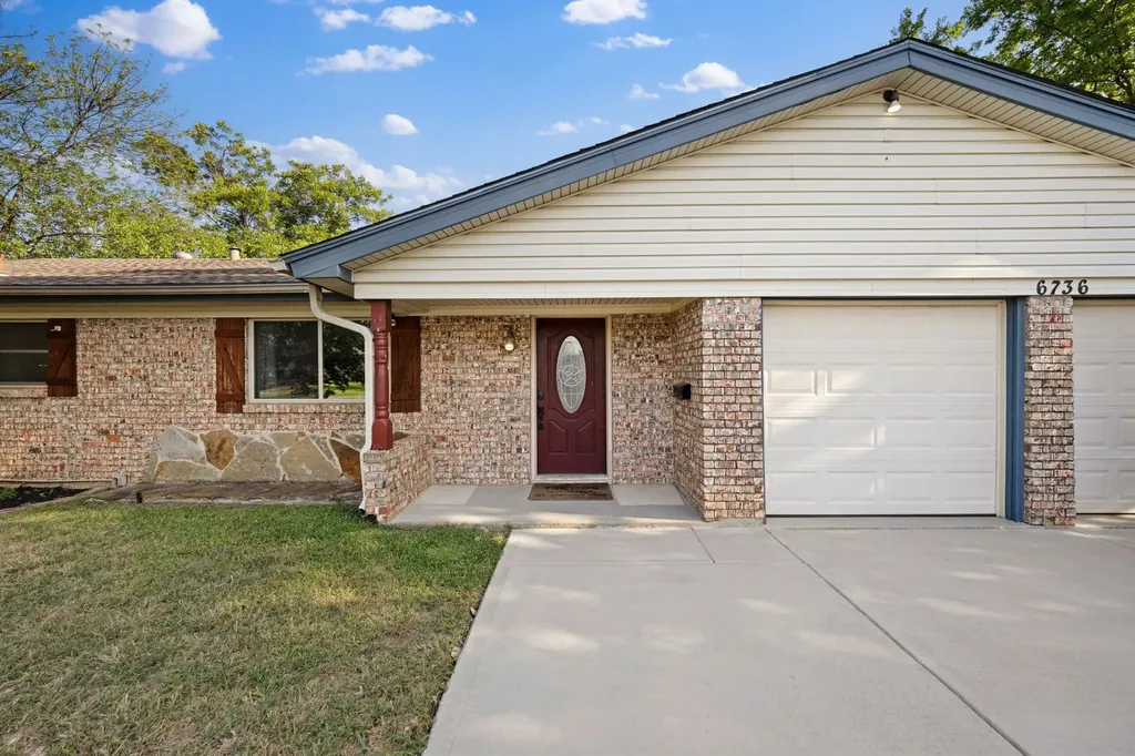 6736 Corona Drive North Richland Hills TX 76180