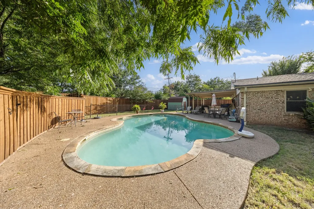 6736 Corona Drive North Richland Hills TX 76180