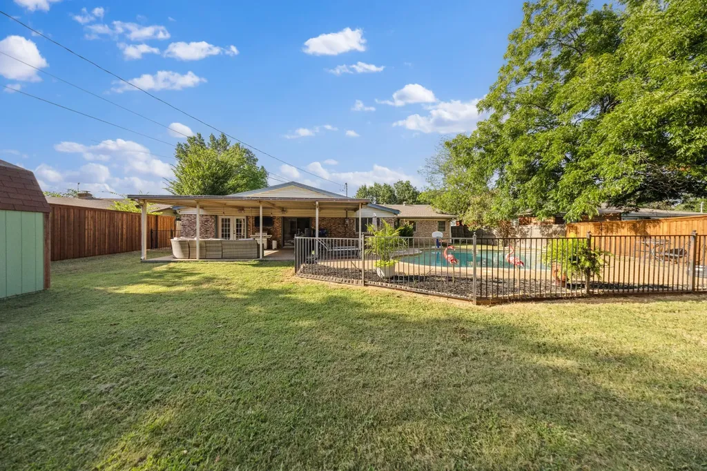6736 Corona Drive North Richland Hills TX 76180