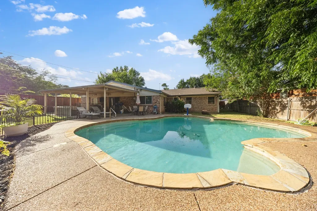 6736 Corona Drive North Richland Hills TX 76180