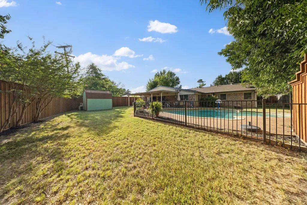 6736 Corona Drive North Richland Hills TX 76180