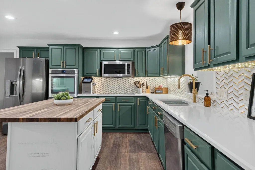6736 Corona Drive North Richland Hills TX 76180
